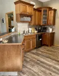 Store that boat inside!  Blocks to boat ramps/Marina & Restaurant - Wifi