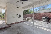 5 Star Luxury Rental Just 5 min from Masters/Hot Tub/Fire Pit/EV Charger