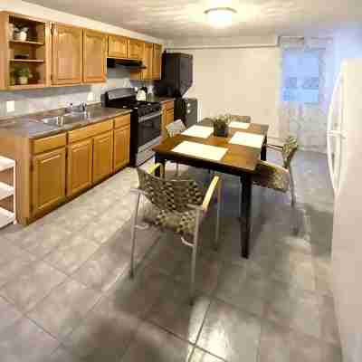 Glorious Suite near Downtown with washer/dryer Others