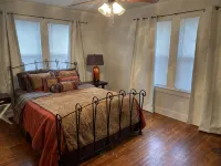 Home Town Getaway - 2 bed 1 bath home - close to town!