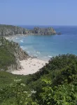 Quality Three Bedroomed House in Peaceful Seaside Village - Wi-Fi