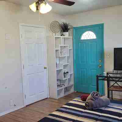 Cozy Studio Retreat, centrally located, with WiFi and AC Rooms