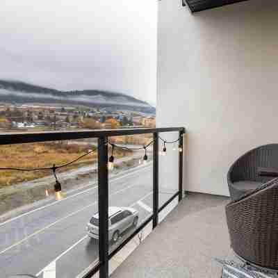 Lake Okanagan Beach Condo w/ Private Buoy, AC, Heated Outdoor Pool, Patio, Sups Others