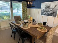 Beautifully Renovated Sleeps up to 8 in East Medford