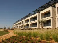 1 bedroom apartment in the Algarve overlooking the ria and the sea with garden and pool Hotels in Moncarapacho