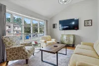 Cozy 3 Bedroom Glassboro Home - Homestays