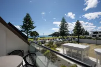 Designer Seaview Chic accommodation for the discerning traveler - Pools