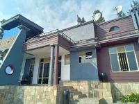 Queen Greenstars Apartment Hotels in 