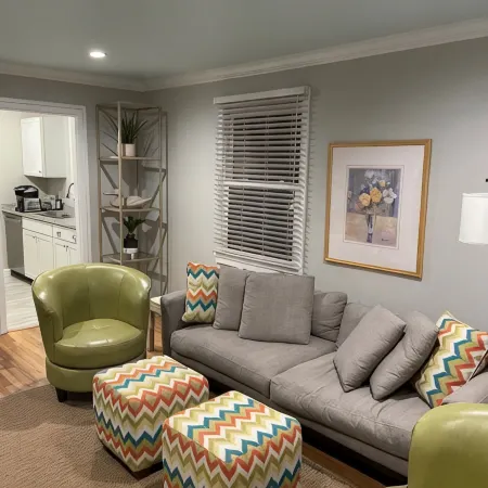 Renovated Old Village Charmer, 1 mile to Shem Creek