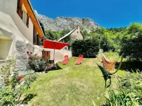 Le Cabanou - Private Spa in the Countryside. Quiet, Natural Setting with Superb Views Hotels in Le Devoluy