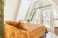 Cozy A-Frame High in The Tree Tops - 3-Star