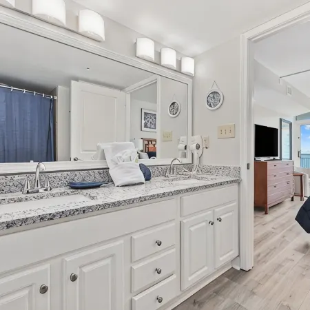 Updated 3-bedroom condo in Palmetto Building at Dunes Village w/2 waterparks!