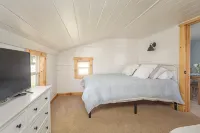 Cozy Lake Latoka Cabin with Loft - Alppimaja