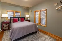 WALK EVERYWHERE!  4 BEDROOMS +BONUS RM & QUAINT BACKYARD - Boutique