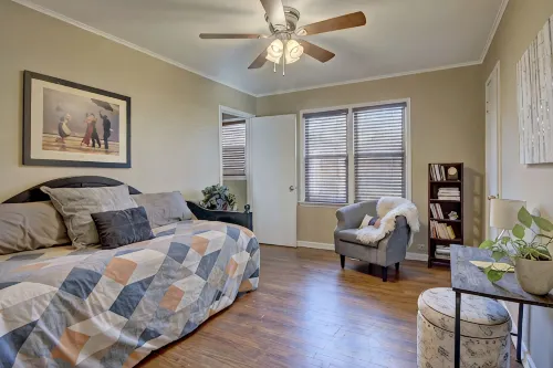 2 blocks from Tulsa Expo Square/Fairgrounds - Homestays
