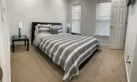 King Bed BeautifulTownhouse 3 Bedrooms 2.5 Bathrooms With FreeParking - Jacuzzi