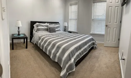 King Bed BeautifulTownhouse 3 Bedrooms 2.5 Bathrooms With FreeParking - อ่างจากุชชี่