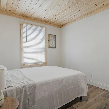 Completely renovated 2 bedroom apartment in quaint Celina