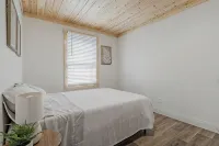 Completely renovated 2 bedroom apartment in quaint Celina