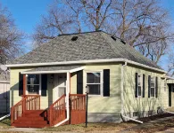 Railroad themed 3-bedroom house in Boone The Main Street Station is pet friendly - Wi-Fi
