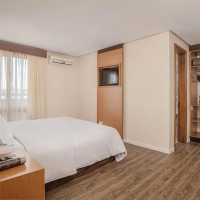 Piazza Navona Porto Alegre by Intercity Hotels near Farroupilha Park