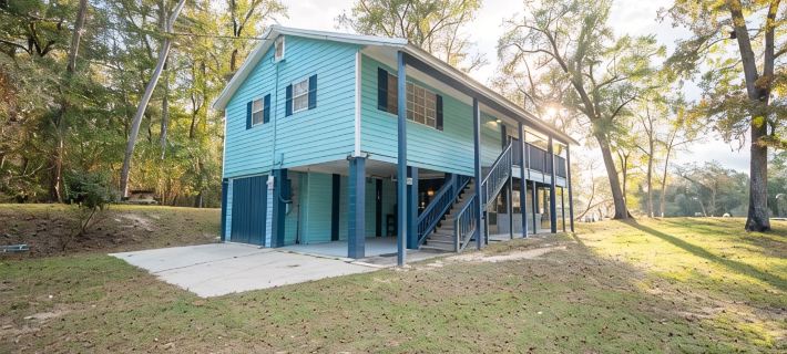 "FLOATS MY BOAT"- Suwannee River Home in Branford, FL, near area Springs, too! Hotele w: Suwannee County