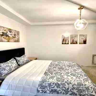 Cozy 1BR Retreat, Steps to Sand Rooms