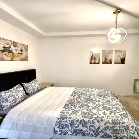 Cozy 1BR Retreat, Steps to Sand