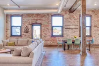 Luxurious Downtown Owosso Loft - Wifi