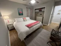 Sunnyside Villa-Free Beach Pass! 2 King Bedrooms, Garage, Near Marshwalk! - Wi-Fi