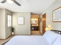Breezy Hills - Unit 4; Lake Bemidji, King Bed, Kayaks, PB Trail Private Access - พร้อมระเบียง