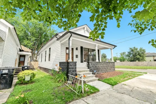 Aveline’s Abode - N. Corktown - Bungalows