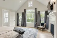 Stunning Hampton Holiday Family Fantasy for your Team - 5-Star