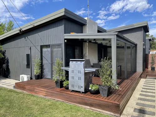 5 minute walk to Beach and close to Dromana - Wi-Fi