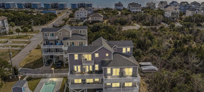 4BR/4BA - pool, elevator, deeded beach access, 2 king suites & AMAZING views! Hotels in Onslow County