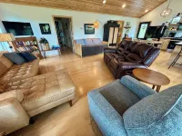Modern Cabin w/Pool and Hot Tub! - Chalets