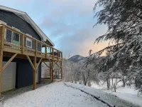 Panoramic Mountain Views -Fireplace - Pets - 샬레 호텔
