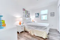 ONLY A 7 MINUTE WALK TO THE BEACH! - 3-Star