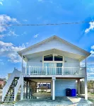 Pets OK Beach Home+Short Walk Beach Access+Views!! Recent Updates & Upgrades - balcony