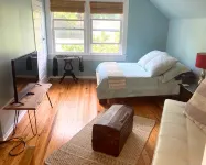 Sunny Blue Bungalow near Nashville in Historic Downtown Murfreesboro - Condos