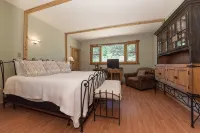 Perfect Mountain Home II with HOT TUB overlooking Mary's Lake/Near RMNP entrance - Gym