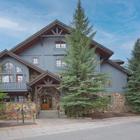 NEW Ski In/Out! Spacious, Hot Tub, Spruce Tree Lodge,  Arrowhead/Beaver Creek