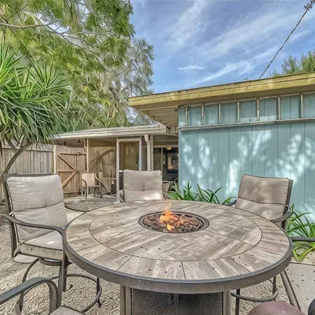 Tropical Heart Villa is Walking Distance to Downtown and a 5 Min Drive to Beach!