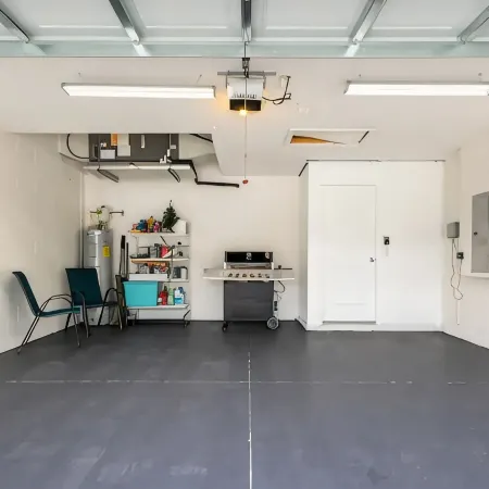 Retreat with bike access/full kitchen/Fence yard/board games/mins from Orlando