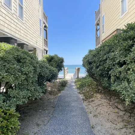 Steps to Beach - Dog Friendly - 2 Bedroom 1.5 Bathroom Townhome