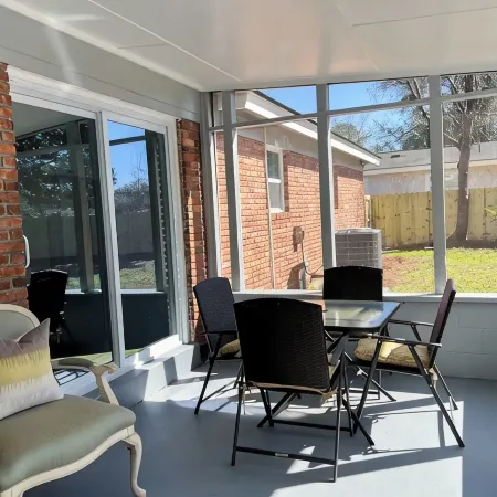 Cozy Coastal Abode- 4bed,3bath