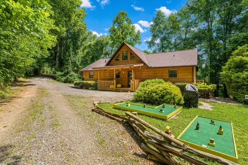 30%Off Mountain Cabin - 2 King Beds, Hot Tub, Game Room, Mini Golf, EV Charger - Balkon