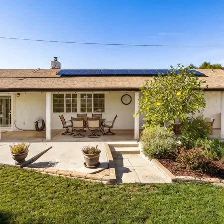 Private Hilltop Haven - Hot Tub/Game Room — 10mi to Beach & Legoland