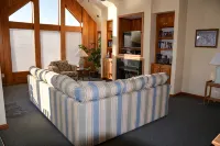 EAST WIND is lovely SOUND FRONT home in the mecca for windsurfing on HI - 4-stjärniga