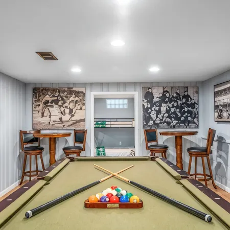 Beautiful Home only Steps to the Pro Football Hall of Fame, Sleeps up to 12!